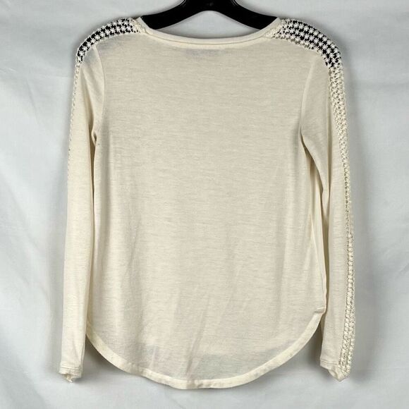 Ann Taylor Loft Petite Cream Crochet Sleeve Detail Silky Cotton Blend Top XSP - Picture 2 of 10